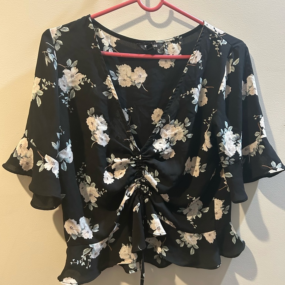 Express Black and White Floral Ruched Blouse